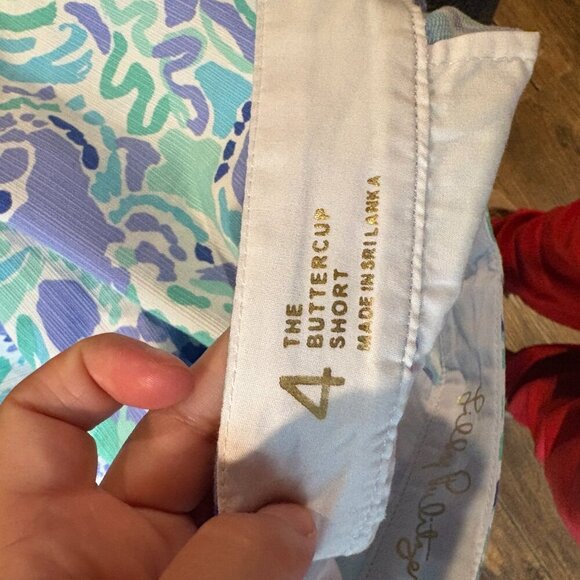 Lilly Pulitzer scalloped Buttercup shorts in Nice Ink - Picture 5 of 5